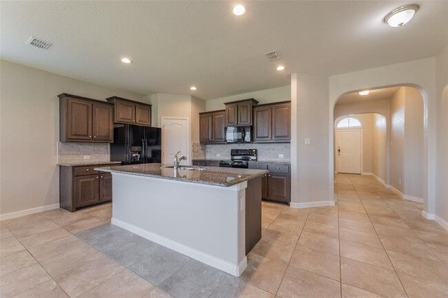 Building Photo - 1000 Meadow Scape Dr
