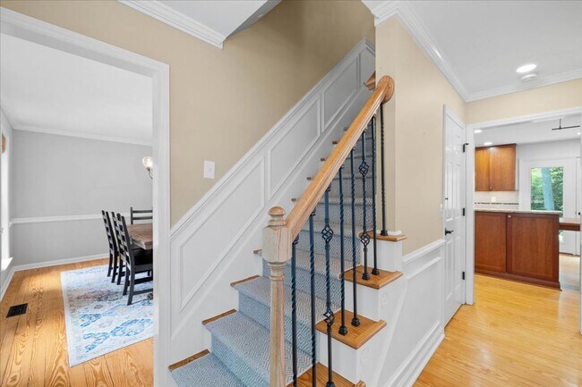 Building Photo - Spacious Home with Fenced Yard Exclusive Access to Hethwood Amenities