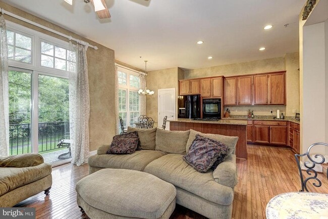 Building Photo - 1657 Colonial Hills Dr