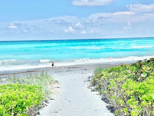 Building Photo - 420 Celestial Way