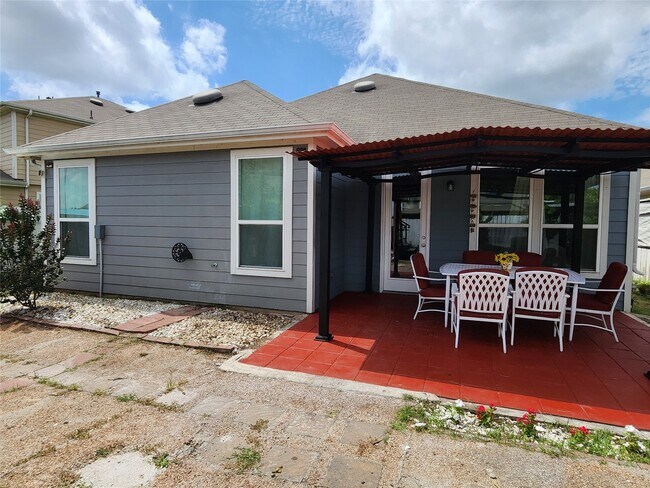 Building Photo - 2606 Oakwood Blf Trl