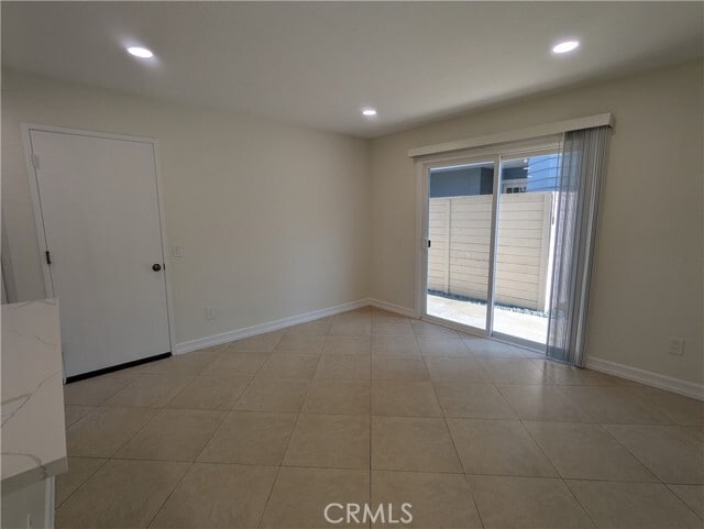 Building Photo - 28262 Glenbrook