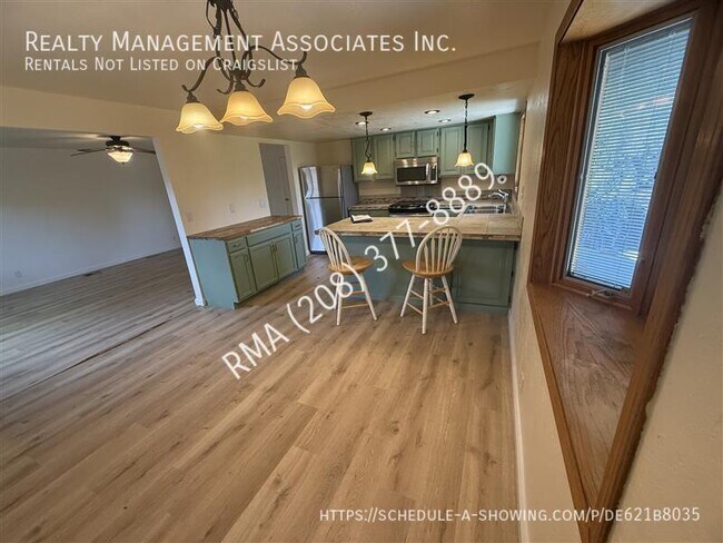 Building Photo - 3540 S Summerset Way