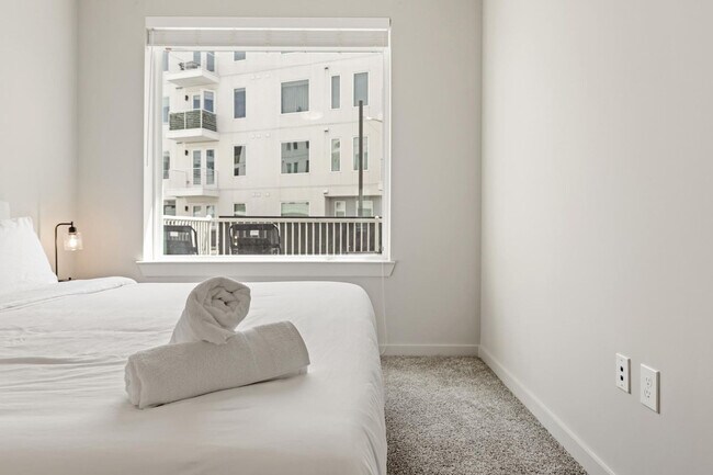 Building Photo - 5820 1/2 Cameron Rd