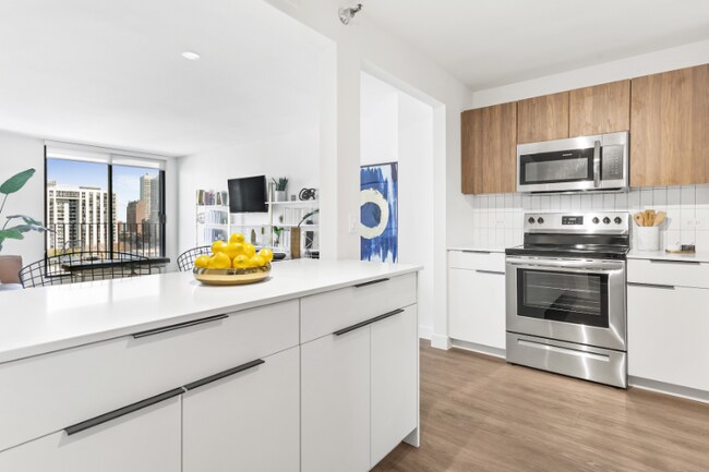 Building Photo - 1250 N Wells St