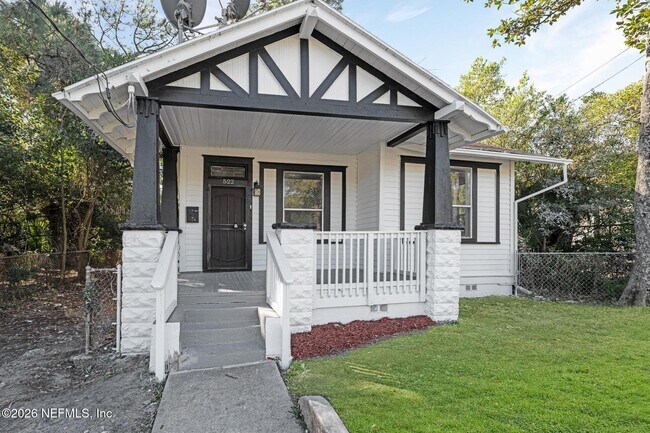 Building Photo - 522 W 21st St