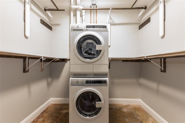 Building Photo - 909 Texas St