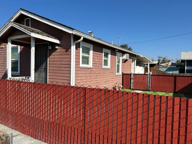 Building Photo - Why rent an apartment when you could have ...