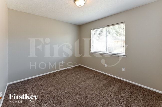 Building Photo - 10811 Forest Leaf Dr