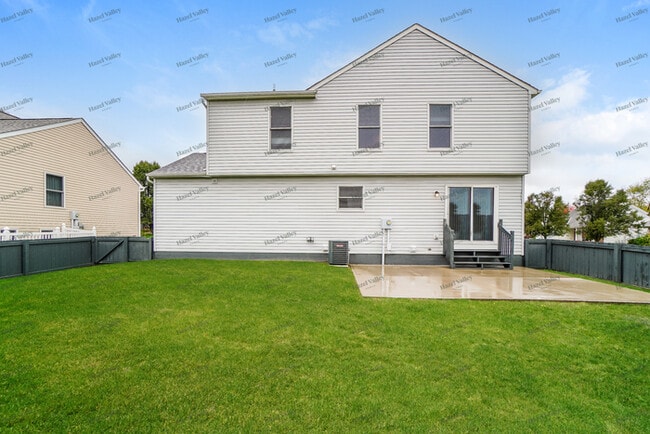 Building Photo - 2585 Fox Trail Dr