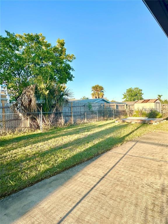 Building Photo - 3453 Garfield Dr
