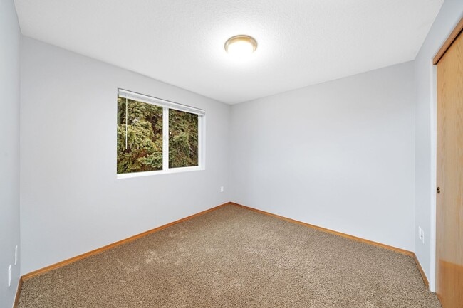 Building Photo - 99th Ave Tri-Plex-AT-4518