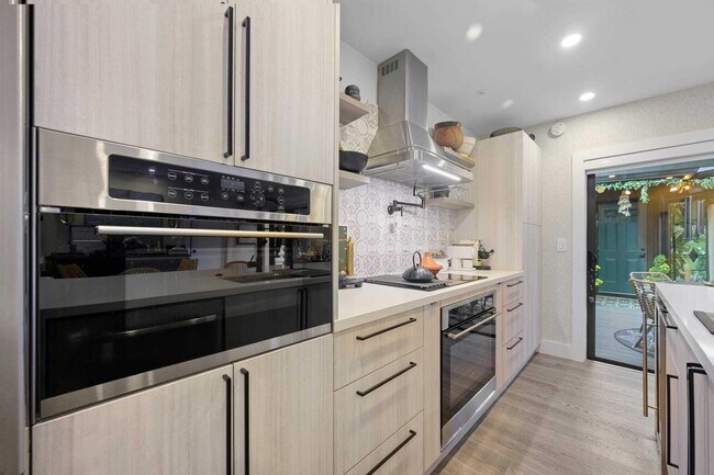 Building Photo - 1605 S US Hwy 1