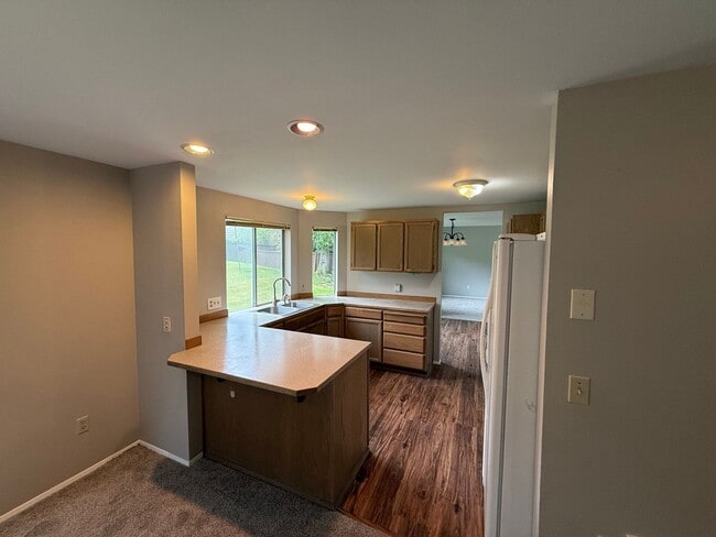 Building Photo - 4 Bedroom 2.5 Bath. Cul-de-Sac Home. New P...