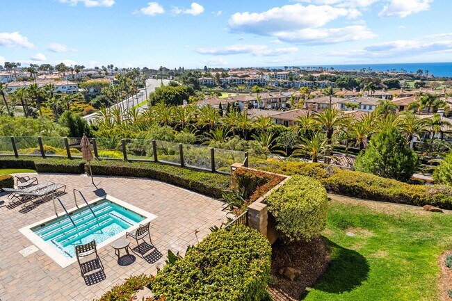 Building Photo - Beautifully Updated 2 Bed/2 Bath in Guard-Gated Ritz Pointe Community!