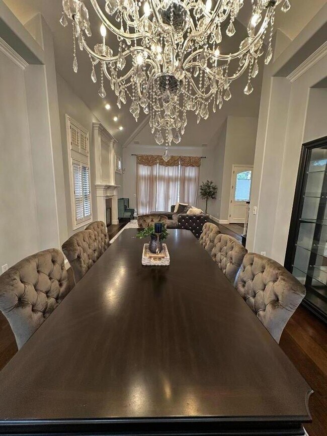 Building Photo - 4824 Longcove Dr