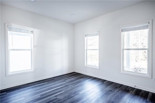 Building Photo - 1351 Finley St NE