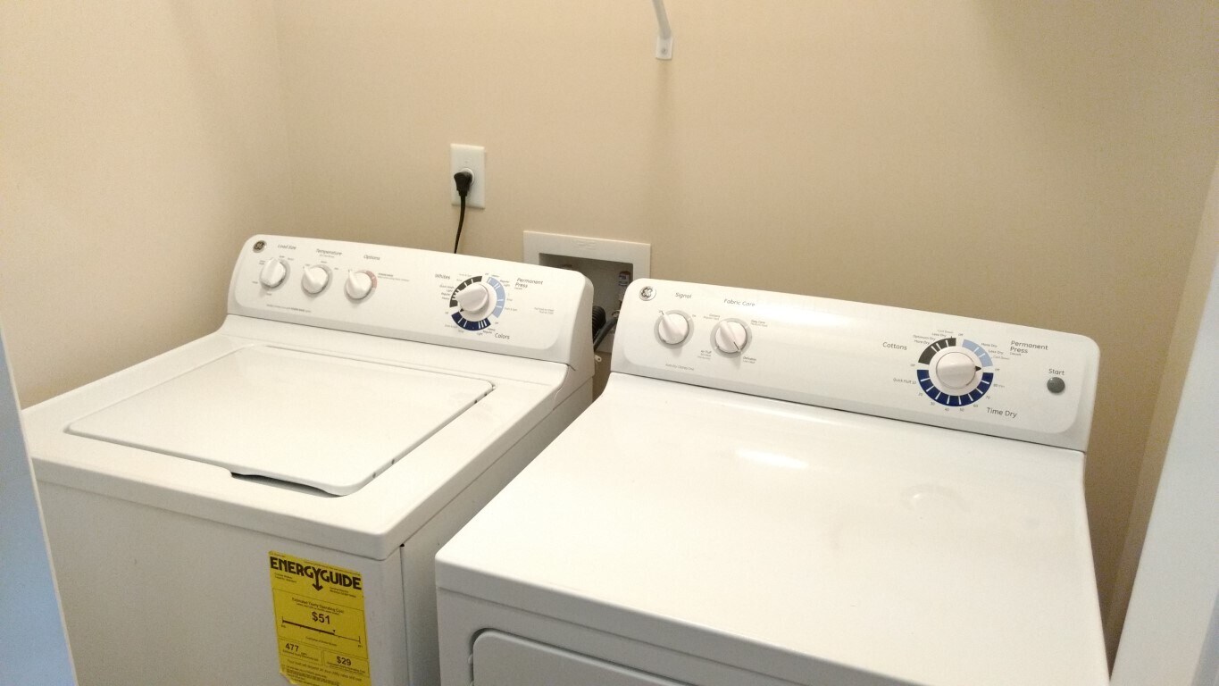 Washer/dryer included - 1604 Fairforest Court