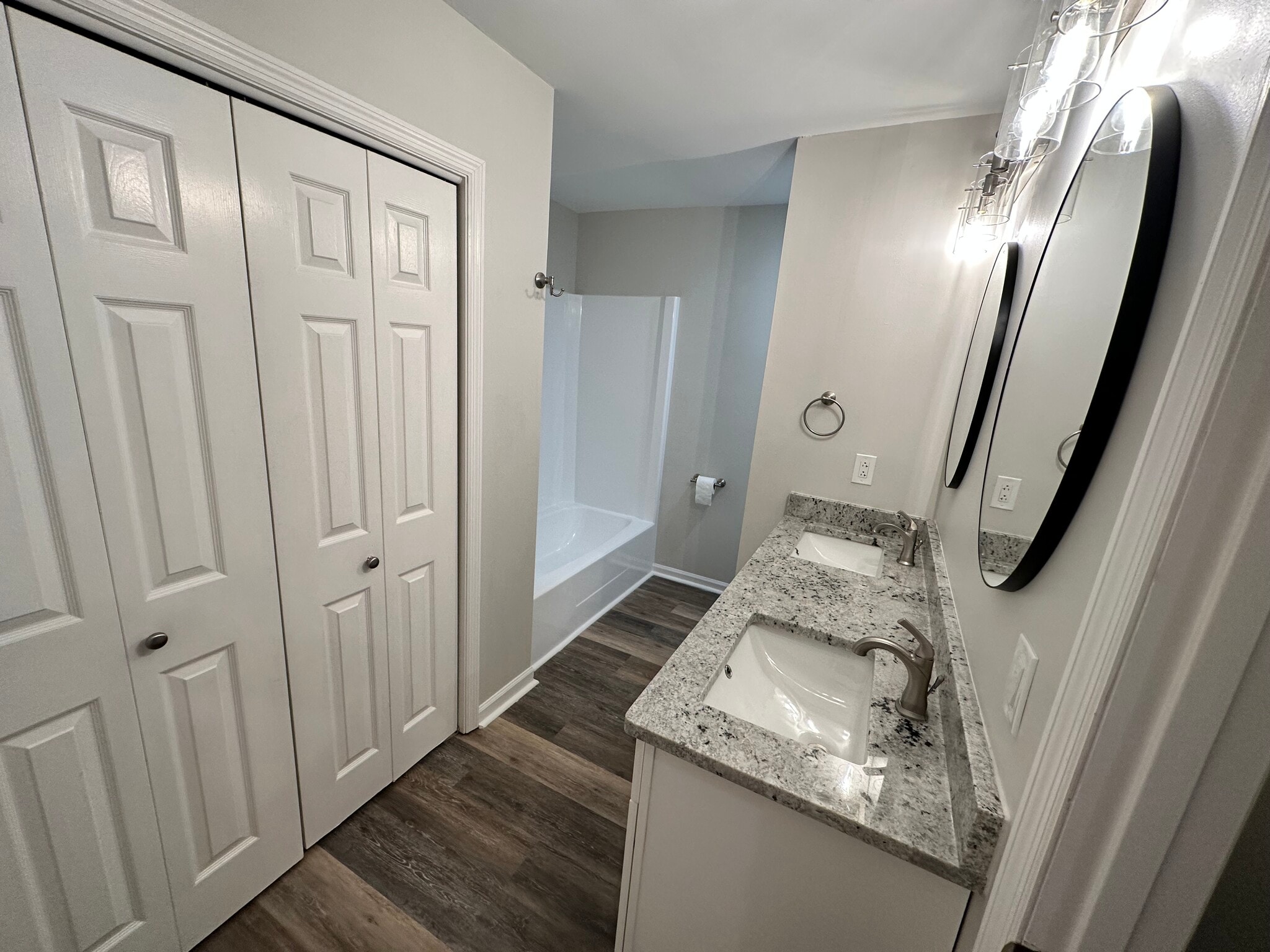 Building Photo - 813 Turkey Foot Ct