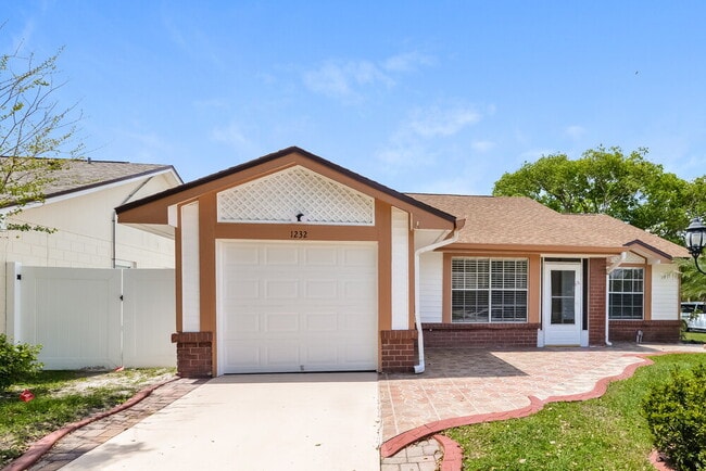 Building Photo - 1232 Regal Ridge Dr