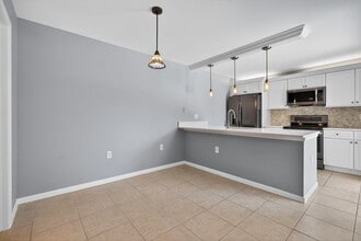 Building Photo - 2814 28th Ct