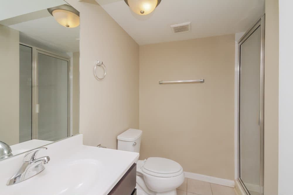 Building Photo - 17342 Oriole Ave