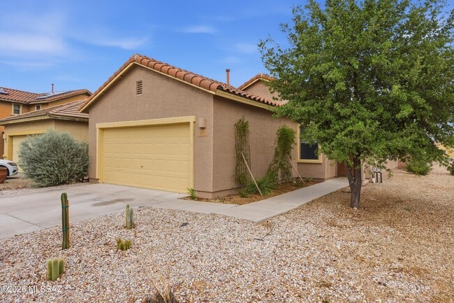 Building Photo - 584 N Highlands Grove Ln