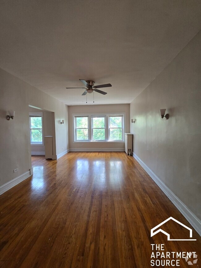 Building Photo - 1364 W Estes Ave