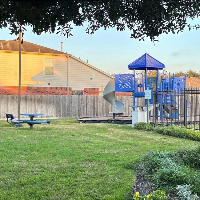 Building Photo - 14927 Sugar Sweet Dr