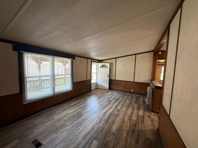 Building Photo - 14383 Yuma Rd