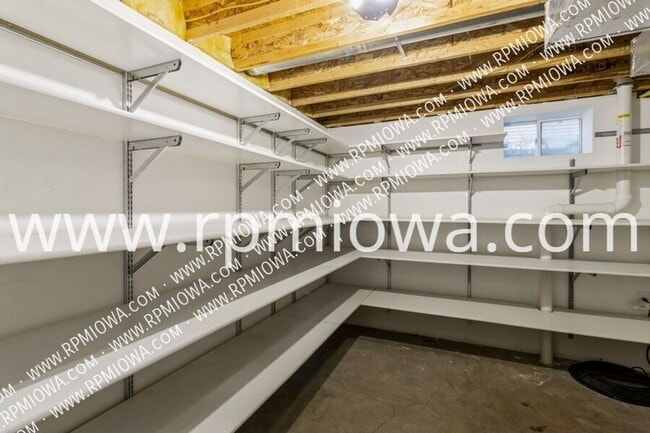 Building Photo - 14616 Westbrook Dr