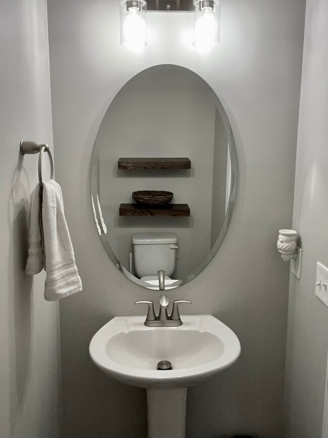 Building Photo - 9583 Yarbrough Rd