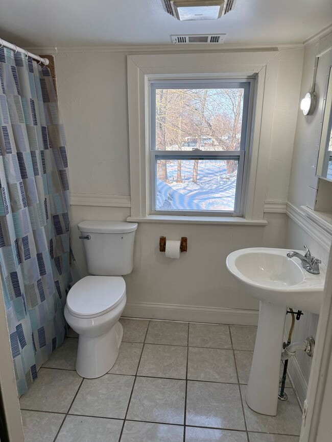 Building Photo - 308 E Argyle St