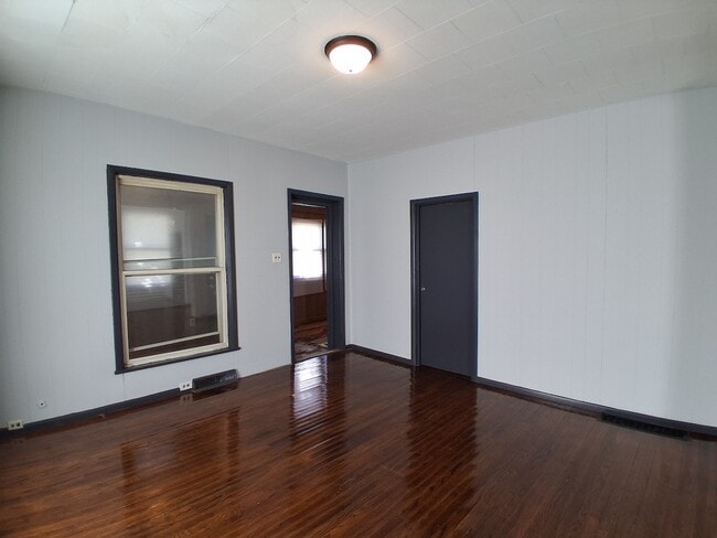 Building Photo - 35 Griffin-S