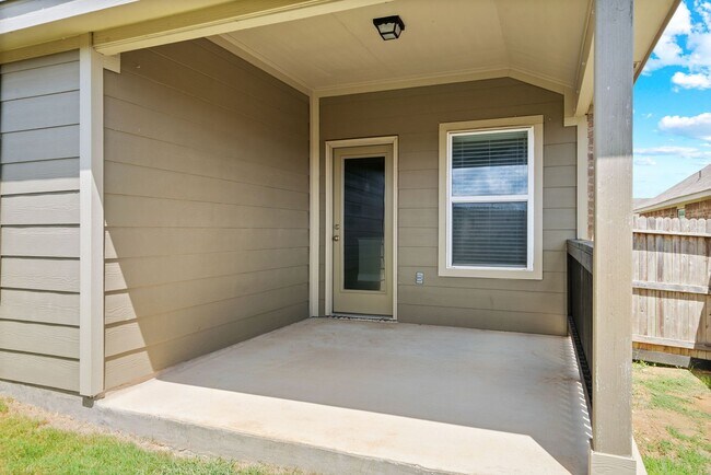 Building Photo - 139 Braeburn