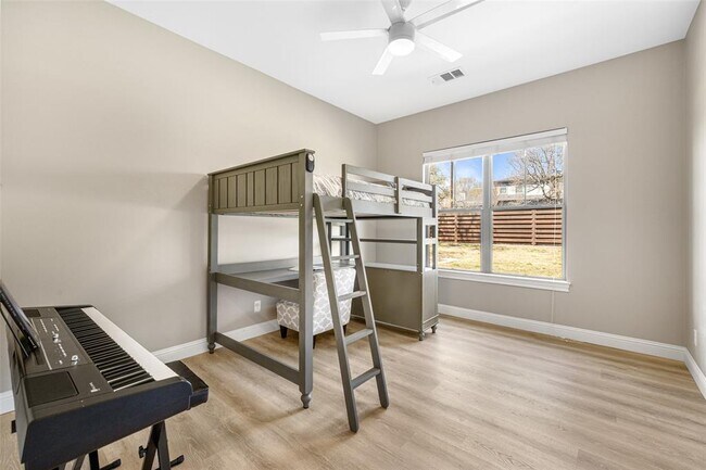 Building Photo - 1017 S Quinlan Park Rd