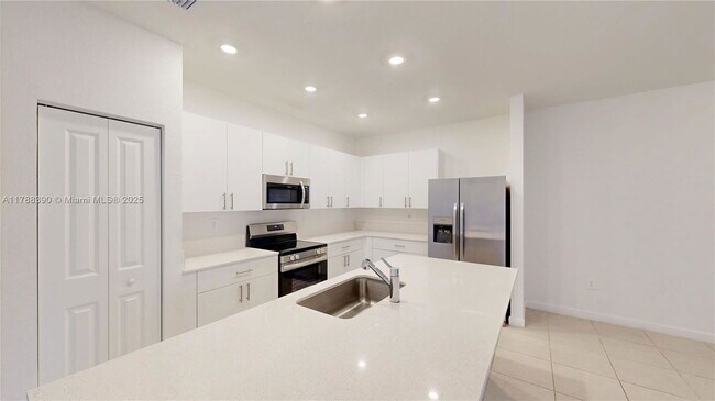 Building Photo - 12875 SW 243rd Terrace