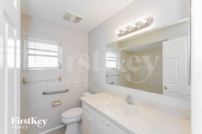 Building Photo - 136 Sunnyside St NW