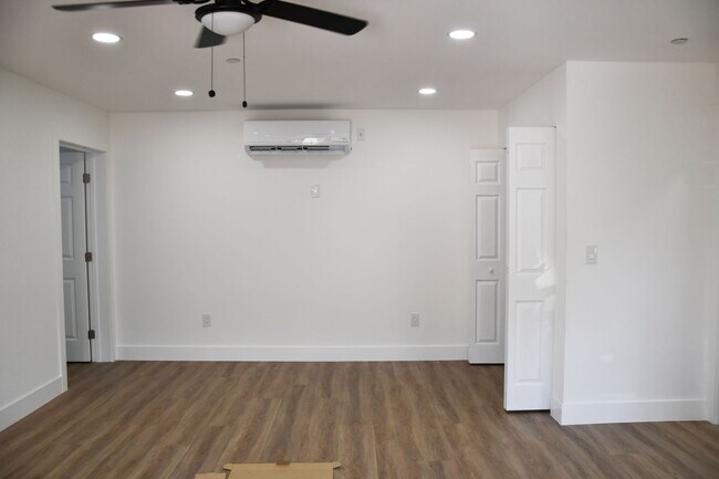Building Photo - 160-162 South Citrus
