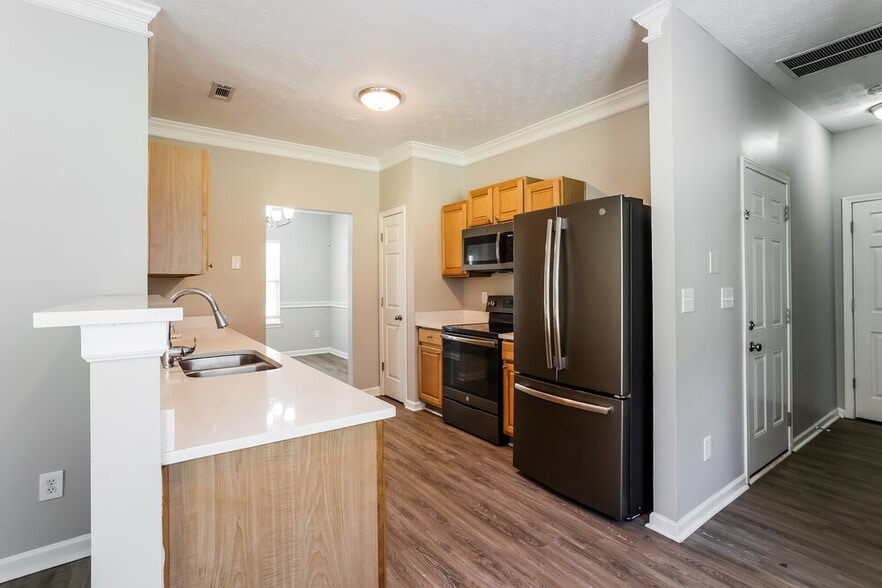 Building Photo - 203 Forrest Way