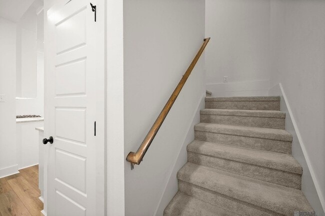 Building Photo - 39262 Bridge Path Ln