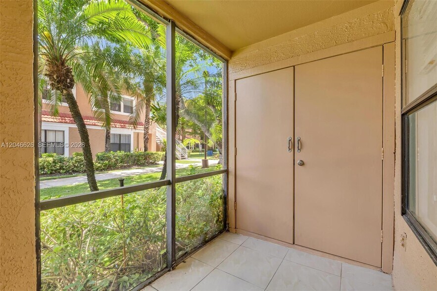 Building Photo - 15560 SW 104th Ter