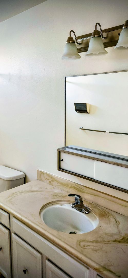 Building Photo - 224