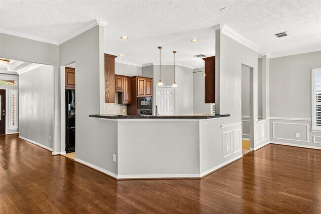 Building Photo - 1470 Sherwood Park Cir