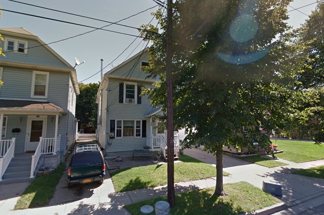 Quiet 2 family in Lancaster - 48 Cowing St