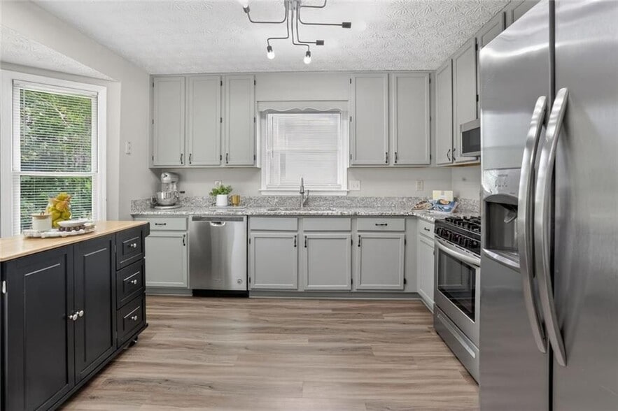 Building Photo - 2562 Kennesaw Springs Ct