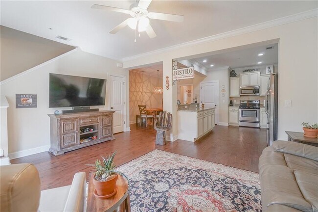 Building Photo - 303 Reserve Ln