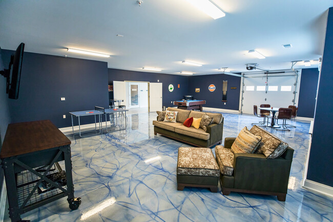 Building Photo - Davis Gardens Apartments