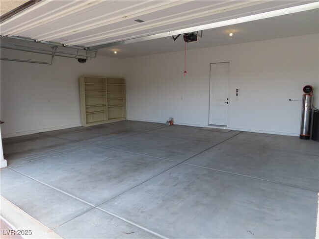 Building Photo - 710 Mary Baer Wy