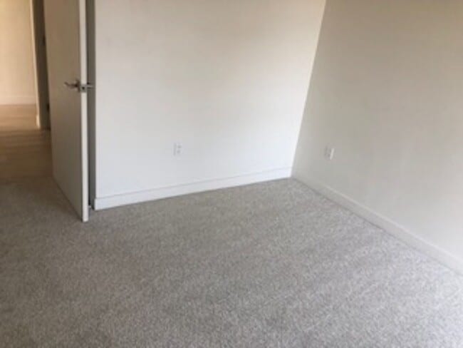 Building Photo - East Village 13th floor condo with panoramic views